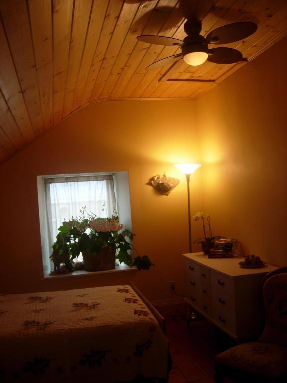 Koch Haus Bed And Breakfast Stratford Room photo